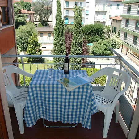 Welcome In * Florence